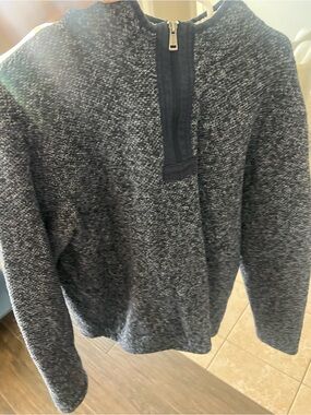 Orvis Men's Marled Half‑Zip Sweater in Black and Gray